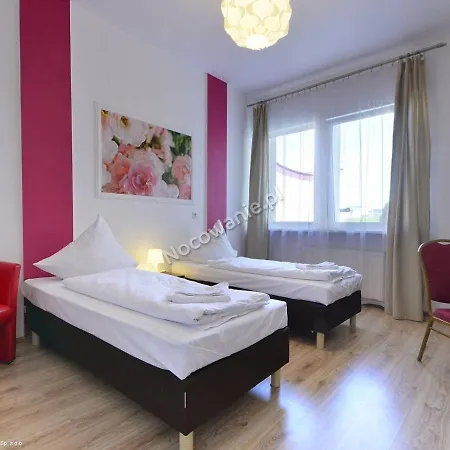 Kameleon Goscinne Hotel *