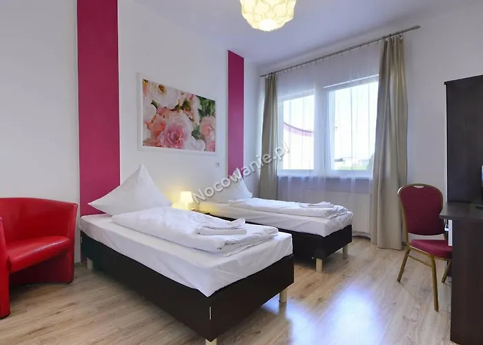 Kameleon Goscinne Hotel *